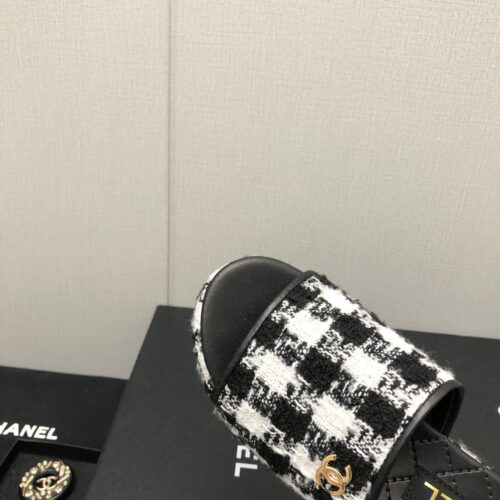 High Quality Luxury Chanel Rubber Outsole High Imitation Water Platform Slippers – Style 86086 product detail
