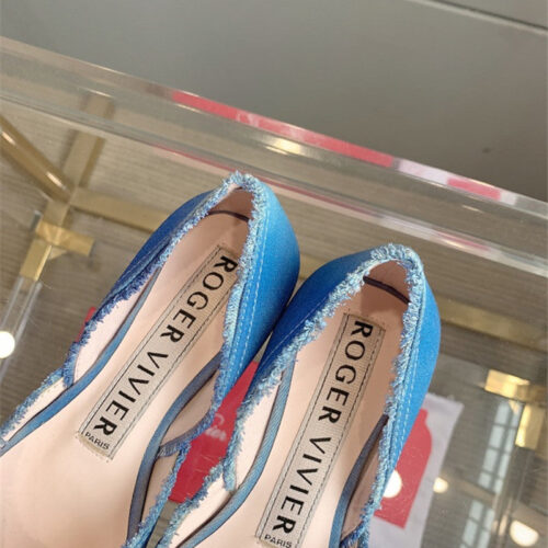 High Quality Luxury Roger Vivier New Hollow Square Buckle Flat Bottom – Style 71540 product detail