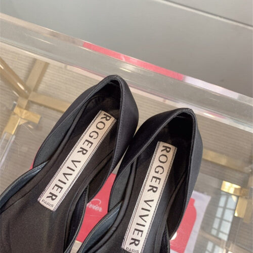 High Quality Luxury Roger Vivier New Hollow Square Buckle Flat Bottom – Style 02612 product detail