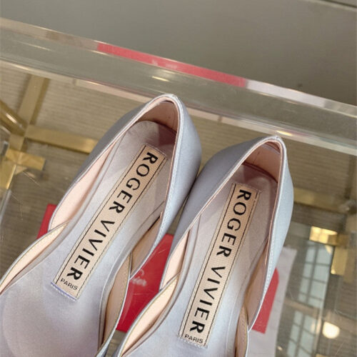 High Quality Luxury Roger Vivier New Hollow Square Buckle Flat Bottom – Style 66452 product detail