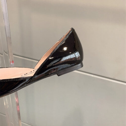 High Quality Luxury Roger Vivier New Hollow Square Buckle Flat Bottom – Style 31988 product detail