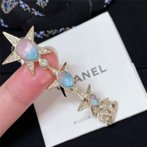 High Quality Luxury Chanel Double C White Gradient Rhinestone Star Earrings product detail