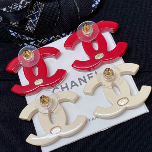 High Quality Luxury Chanel Full Diamond Acrylic Crystal Earrings product detail