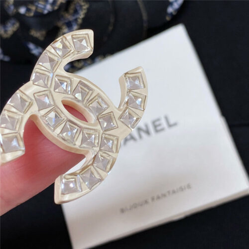High Quality Luxury Chanel Full Diamond Acrylic Crystal Earrings product detail