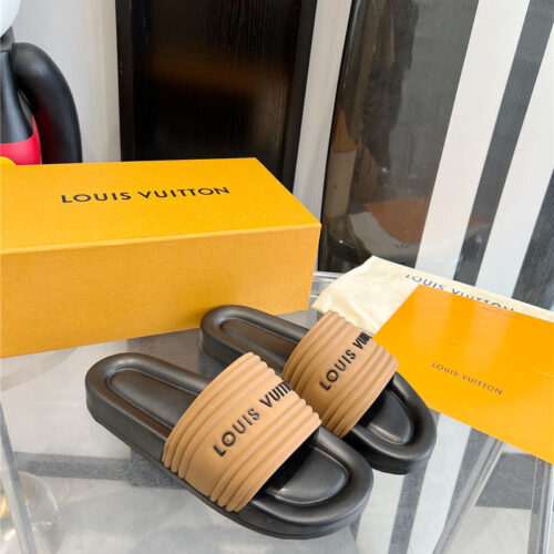 High Quality Luxury Louis Vuitton Couple Slippers – Style 21347 product detail