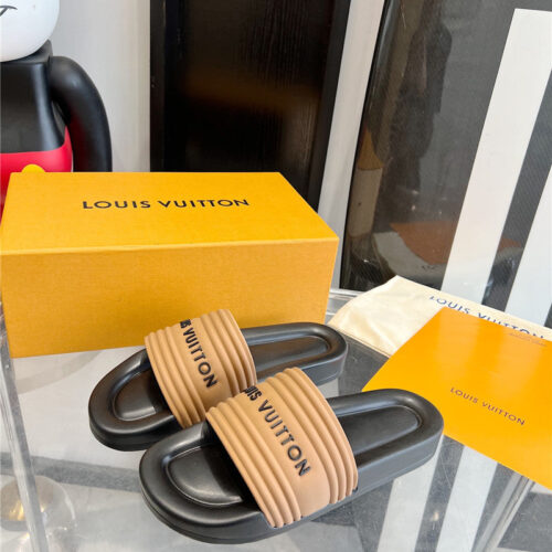 High Quality Luxury Louis Vuitton Couple Slippers – Style 21347