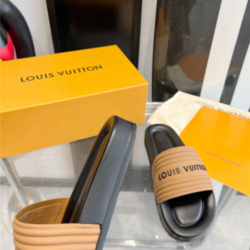 High Quality Luxury Louis Vuitton Couple Slippers – Style 21347 product detail