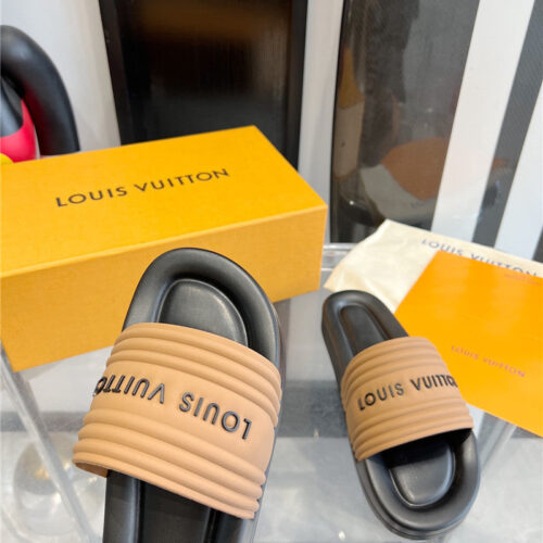 High Quality Luxury Louis Vuitton Couple Slippers – Style 21347 product detail