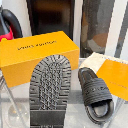 High Quality Luxury Louis Vuitton Couple Slippers – Style 86883 product detail