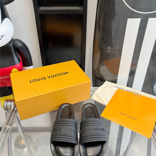 High Quality Luxury Louis Vuitton Couple Slippers – Style 86883 product detail