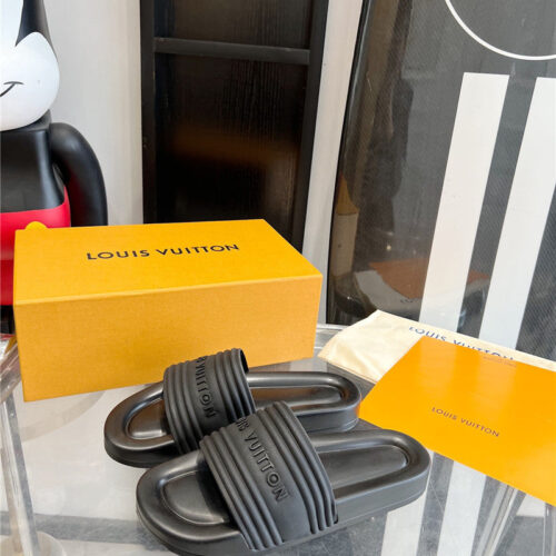 High Quality Luxury Louis Vuitton Couple Slippers – Style 86883