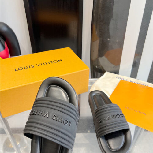 High Quality Luxury Louis Vuitton Couple Slippers – Style 86883 product detail