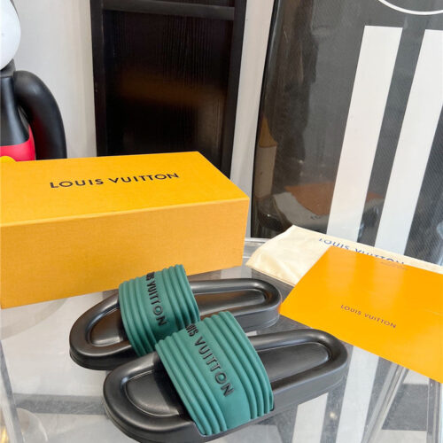 High Quality Luxury Louis Vuitton Couple Slippers – Style 17955