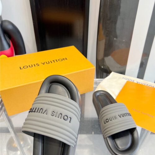 High Quality Luxury Louis Vuitton Couple Slippers product detail