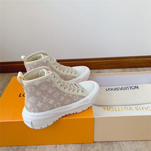 High Quality Luxury Louis Vuitton New Color Squad Sneakers – Style 99651 product detail