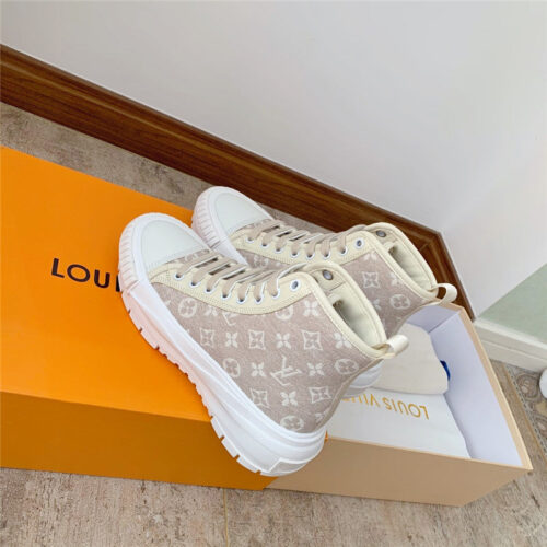 High Quality Luxury Louis Vuitton New Color Squad Sneakers – Style 99651 product detail