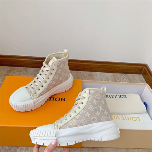High Quality Luxury Louis Vuitton New Color Squad Sneakers – Style 99651