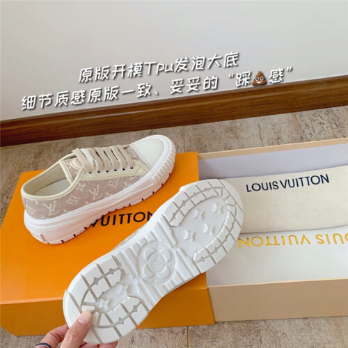 High Quality Luxury Louis Vuitton New Color Squad Sneakers product detail