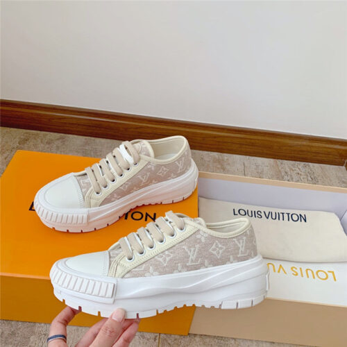 High Quality Luxury Louis Vuitton New Color Squad Sneakers product detail