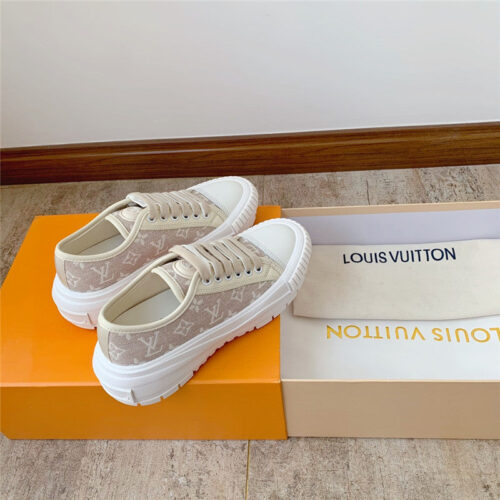 High Quality Luxury Louis Vuitton New Color Squad Sneakers product detail