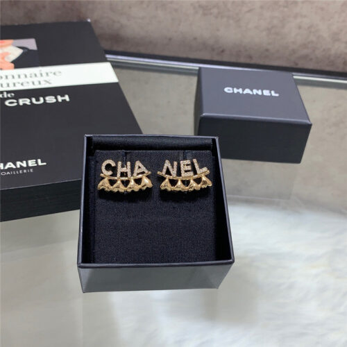 High Quality Luxury Chanel Letter Heart Stud Earrings