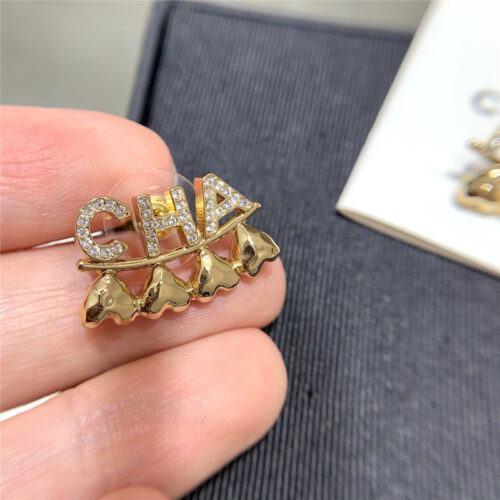High Quality Luxury Chanel Letter Heart Stud Earrings product detail