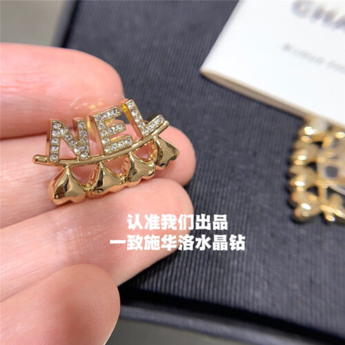 High Quality Luxury Chanel Letter Heart Stud Earrings product detail
