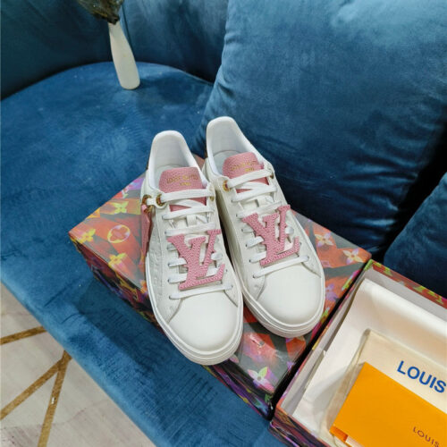 High Quality Luxury Louis Vuitton Heart Embellished Sneakers – Style 17891