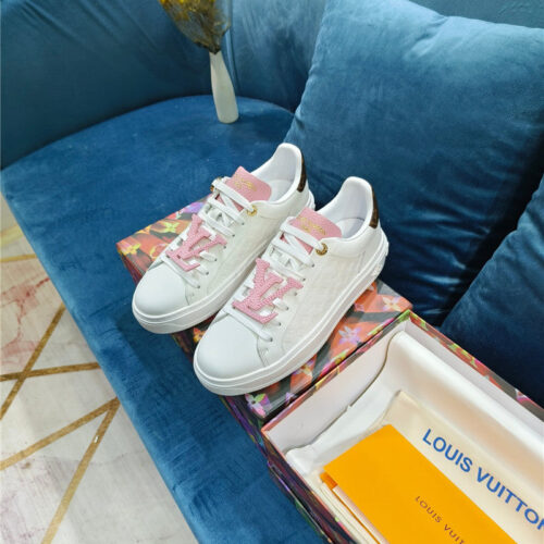 High Quality Luxury Louis Vuitton Heart Embellished Sneakers – Style 17891 product detail