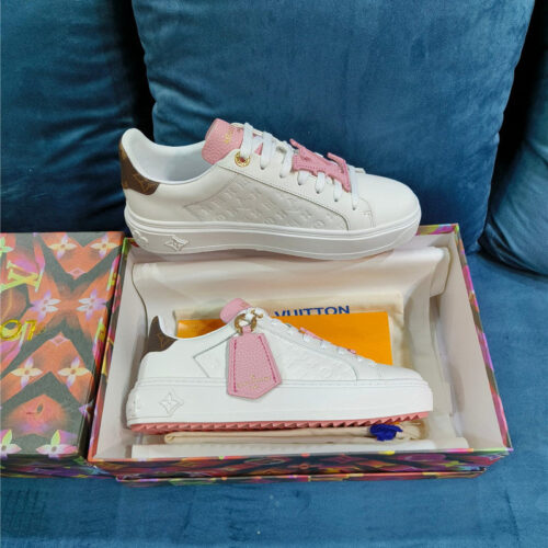 High Quality Luxury Louis Vuitton Heart Embellished Sneakers – Style 17891 product detail