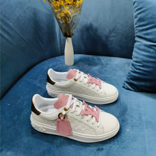 High Quality Luxury Louis Vuitton Heart Embellished Sneakers – Style 17891 product detail