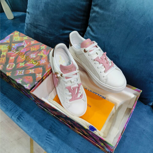 High Quality Luxury Louis Vuitton Heart Embellished Sneakers – Style 17891 product detail