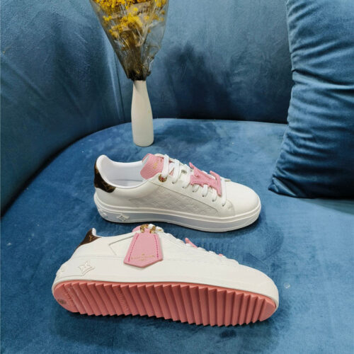High Quality Luxury Louis Vuitton Heart Embellished Sneakers – Style 17891 product detail