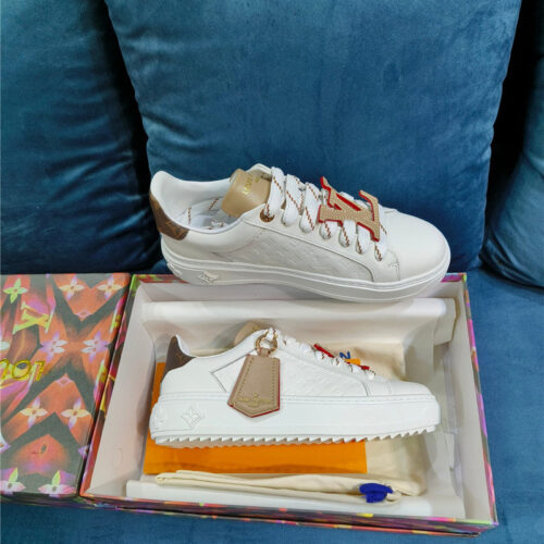 High Quality Luxury Louis Vuitton Heart Embellished Sneakers product detail