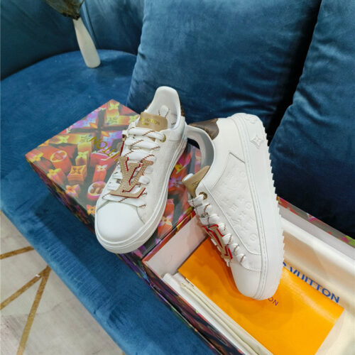 High Quality Luxury Louis Vuitton Heart Embellished Sneakers product detail