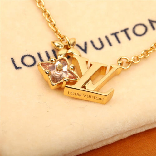 High Quality Luxury Louis Vuitton Pink Diamond Four-Leaf Clover Necklace product detail