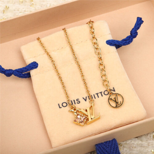High Quality Luxury Louis Vuitton Pink Diamond Four-Leaf Clover Necklace
