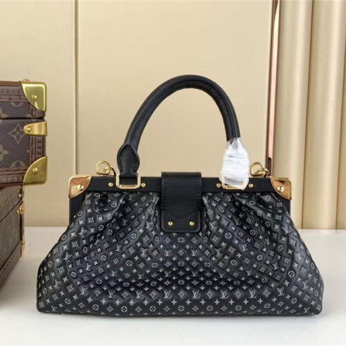 High Quality Luxury Louis Vuitton Monogram Clutch Bag – Style 47738 alternate view