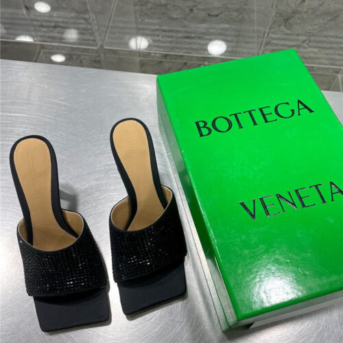 High Quality Luxury Bottega Veneta New Square Diamond Slippers – Style 93574 product detail