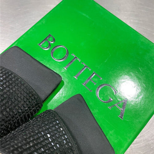 High Quality Luxury Bottega Veneta New Square Diamond Slippers – Style 93574 product detail