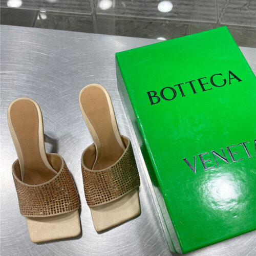 High Quality Luxury Bottega Veneta New Square Diamond Slippers – Style 52326 product detail