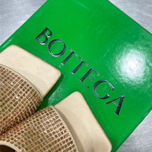 High Quality Luxury Bottega Veneta New Square Diamond Slippers – Style 52326 product detail