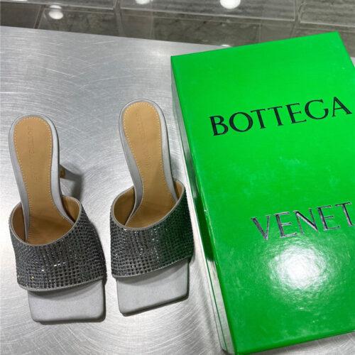 High Quality Luxury Bottega Veneta New Square Diamond Slippers – Style 14470 product detail