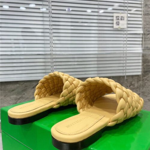 High Quality Luxury Bottega Veneta Woven Slides – Style 02470 product detail