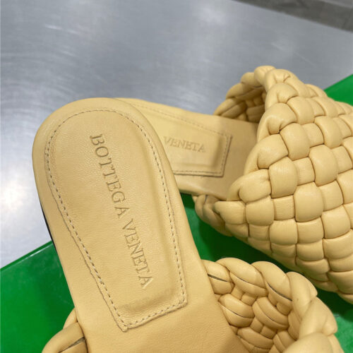 High Quality Luxury Bottega Veneta Woven Slides – Style 02470 product detail