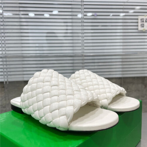 High Quality Luxury Bottega Veneta Woven Slides – Style 00774 alternate view