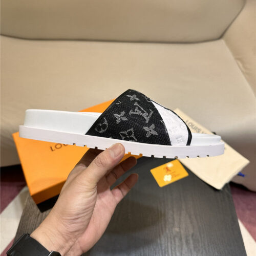 High Quality Luxury Louis Vuitton Sandals – Style 76835 product detail