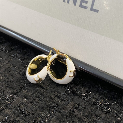 High Quality Luxury Celine American Retro Earrings product detail
