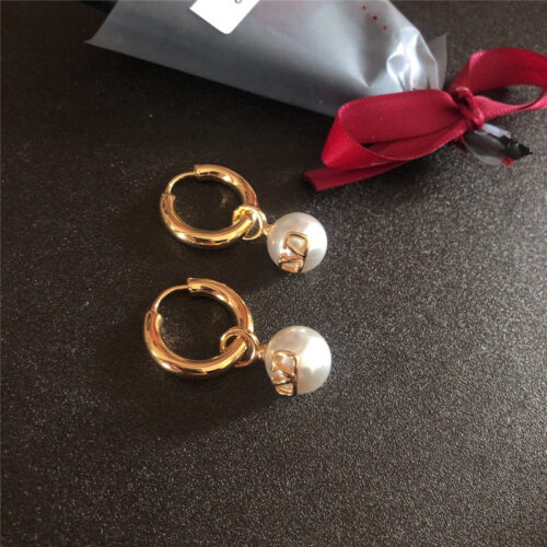 High Quality Luxury Valentino Early Spring New Earrings product detail