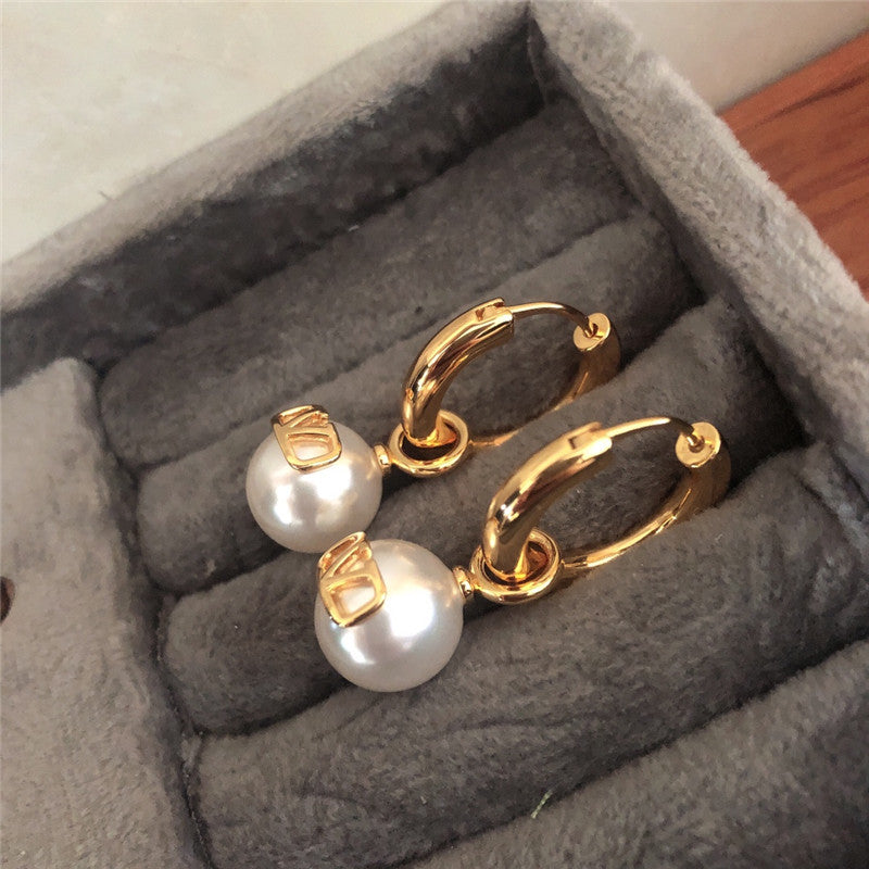 High Quality Luxury Valentino Early Spring New Earrings product detail